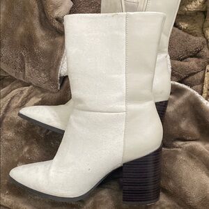 Elegant White Leather and Suede Boots